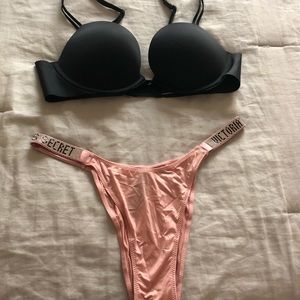 Victoria’s Secret bra set